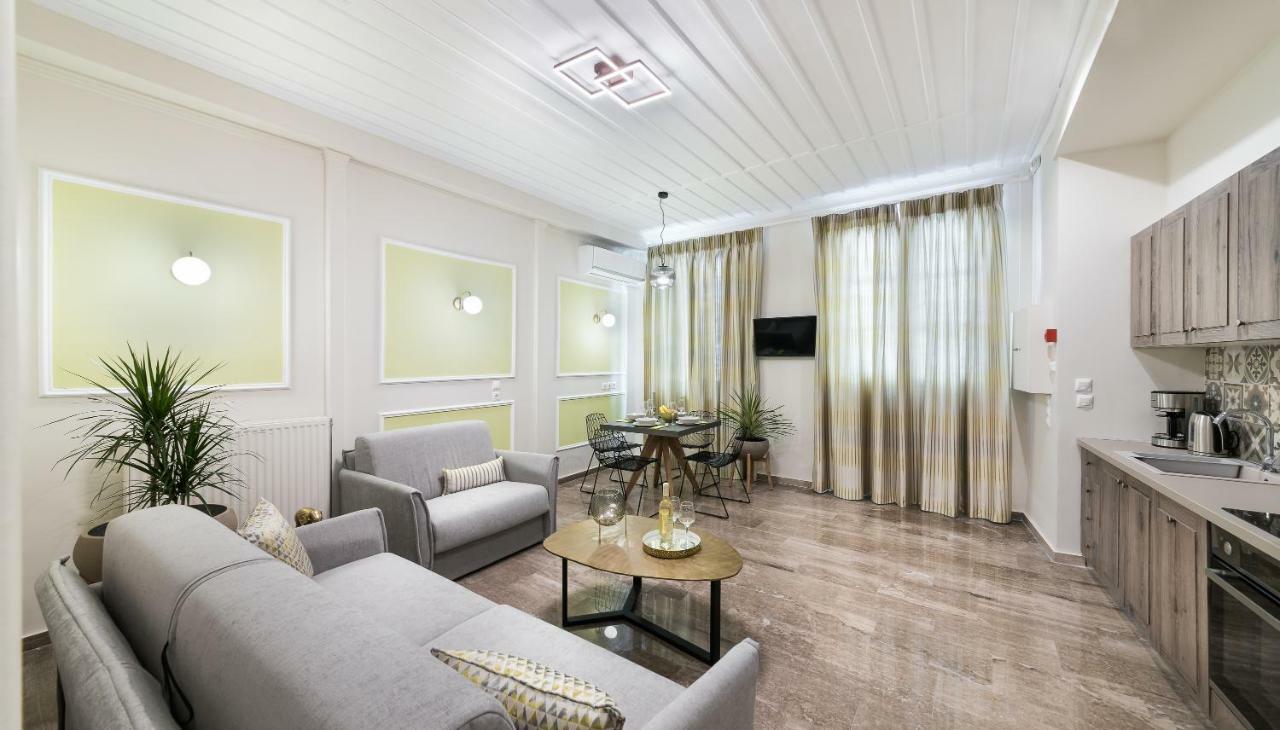 Mavrogenous Luxury Apartments นาฟปลิโอ ภายนอก รูปภาพ