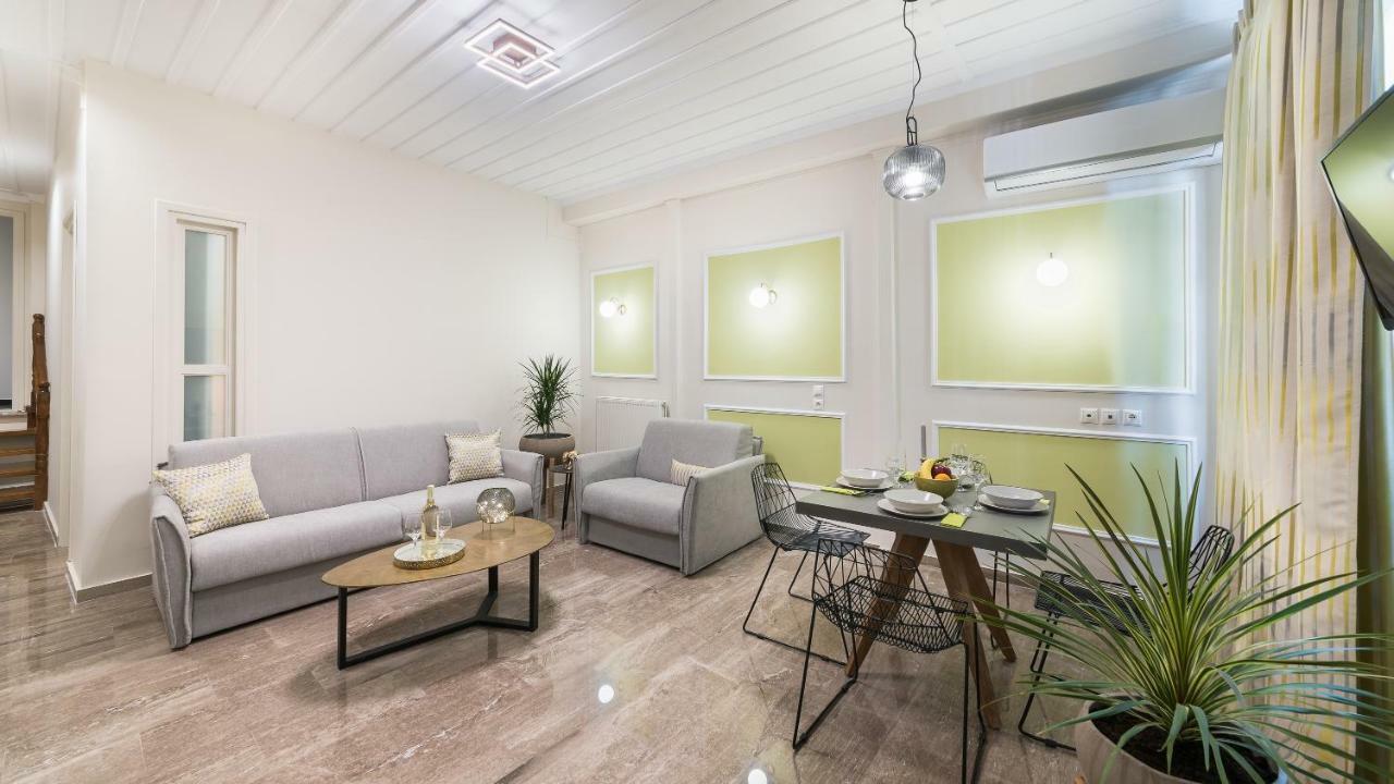 Mavrogenous Luxury Apartments นาฟปลิโอ ภายนอก รูปภาพ