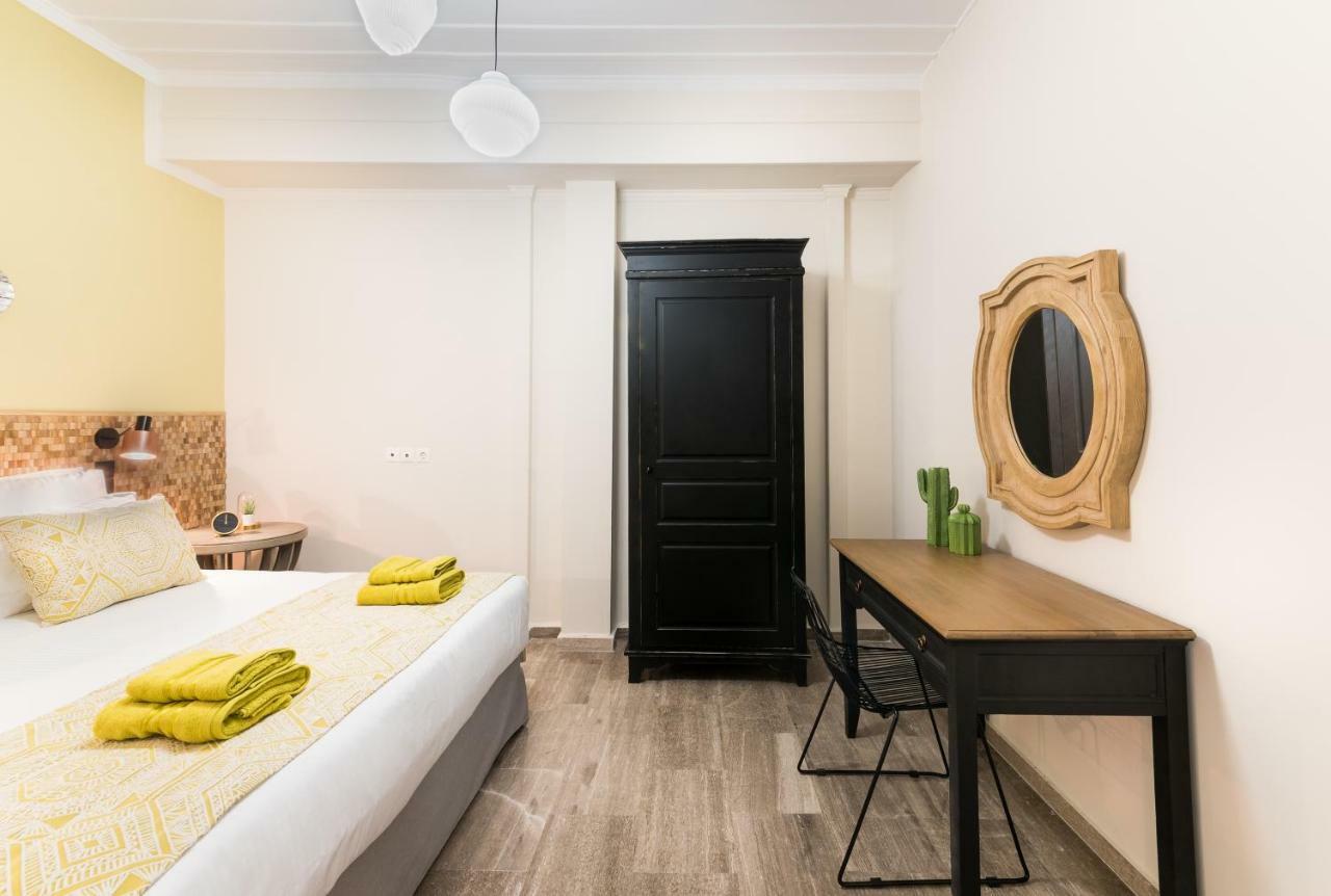Mavrogenous Luxury Apartments นาฟปลิโอ ภายนอก รูปภาพ